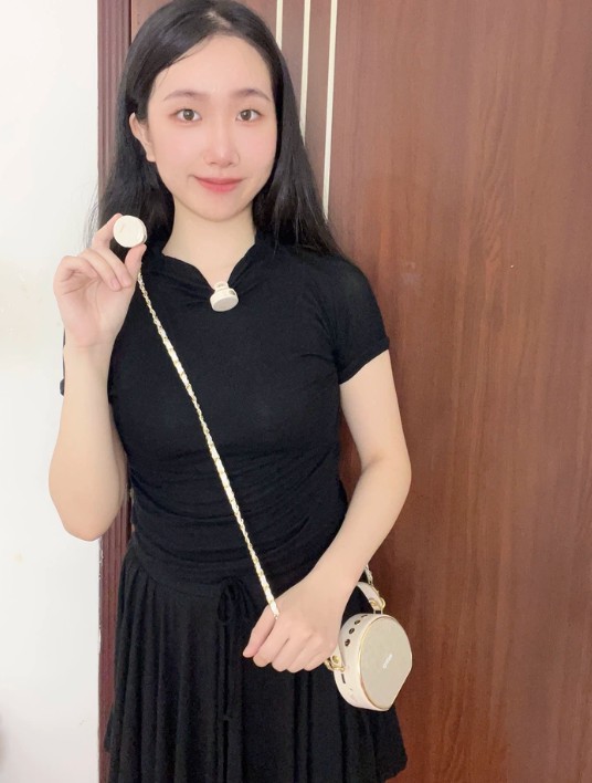 金运M20便携扩音器与肩带产品展示